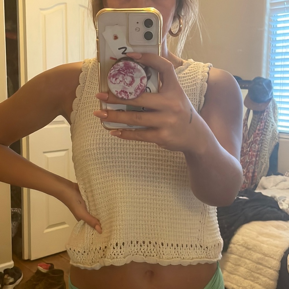 Crocheted top - Picture 4 of 4